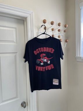 OVO - Mitchell & Ness '95 - Raptor's NBA Classic T-Shirt - Black - Extra Small